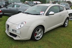 Könyöktámasz Alfa Romeo MITO, fekete, öko-bőr