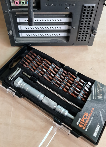 Finommechanikai csavarhúzó készlet 61db JM-8166