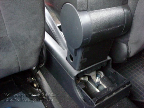 Könyöktámasz VW BORA - fém adapter, fekete, textil borítás