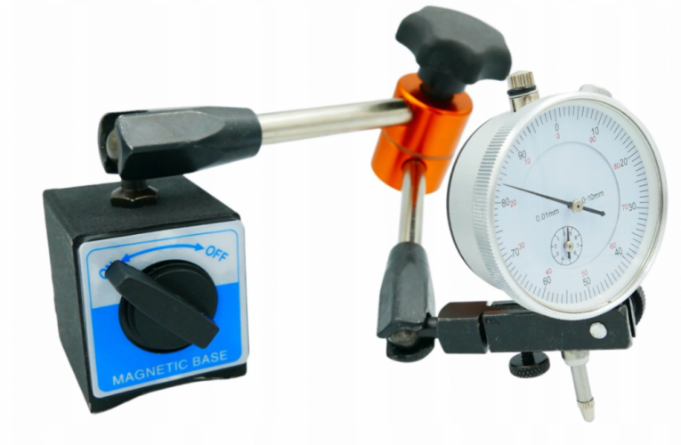 Számlapos eltérésmérő mágneses állvánnyal 0–10 mm