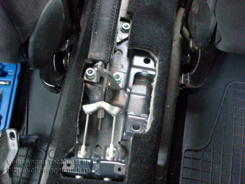 Könyöktámasz VW BORA - fém adapter, fekete, textil borítás