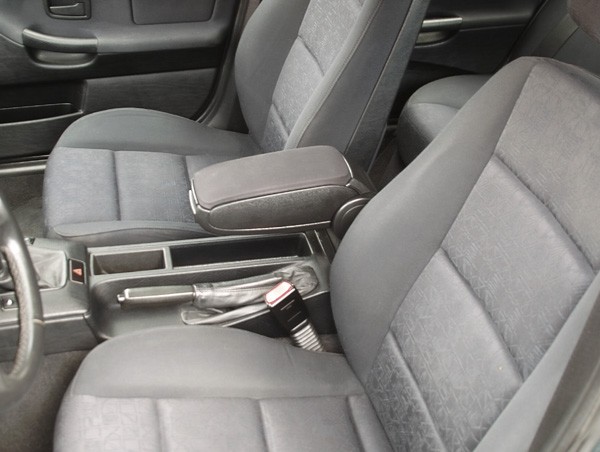 Könyöktámasz BMW 3 model E46, fekete, textil borítás