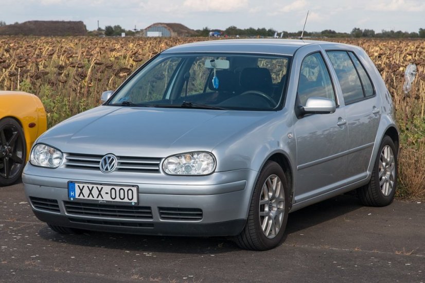Capac pentru cotieră VW Golf 4, husă textilă, neagră