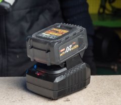 Nabíjačka pre 20V Li-ion akumulátory