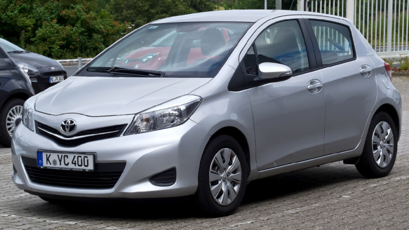 Könyöktámasz Toyota YARIS 3 - Armster 2, fekete, öko-bőr