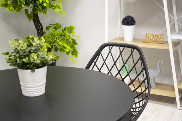 Stolica za blagovaonicu u skandinavskom stilu Black String