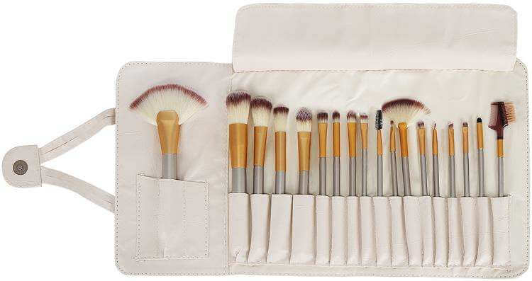 18 db-os sminkecset készlet Cream Beauty tokkal