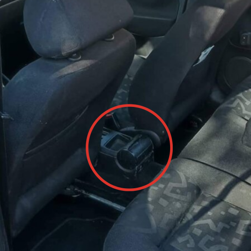 Cotieră VW BORA - cu adaptor din plastic, piele-eco, neagră, cu a?ă albă